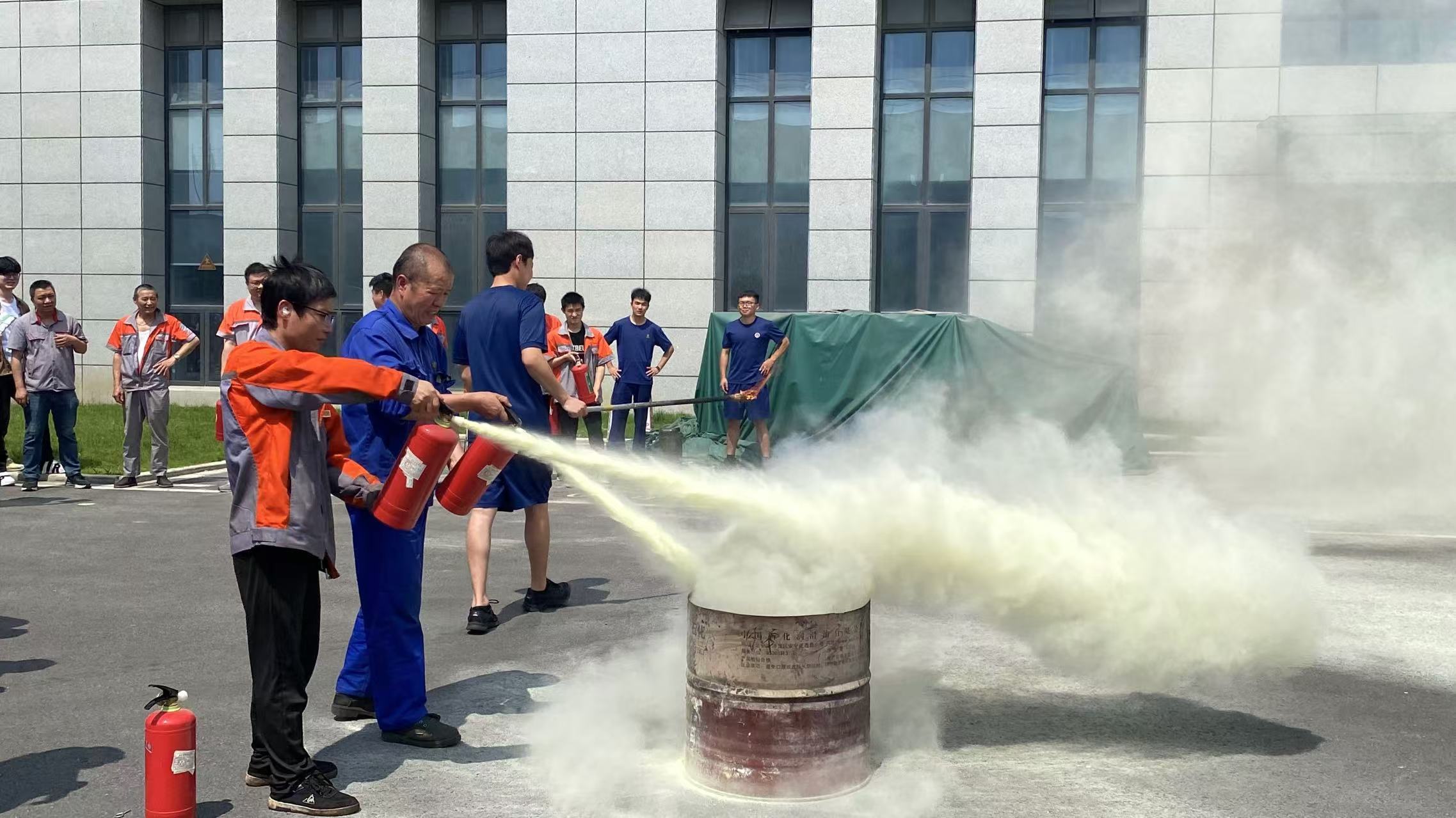 争分夺秒，守护安全！新发现开展消防演习全力筑牢 “安全网”